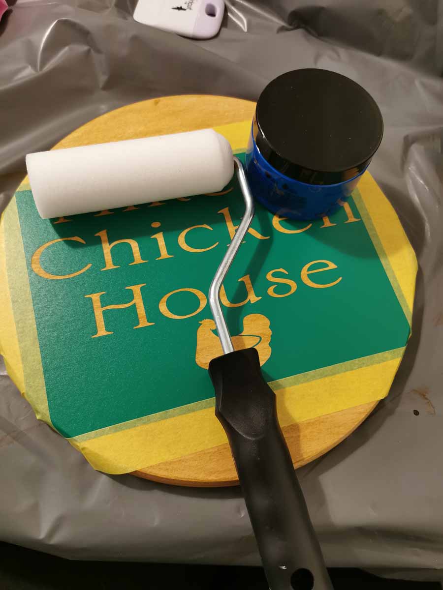 Lisa Johns - Chicken house wood round sign
